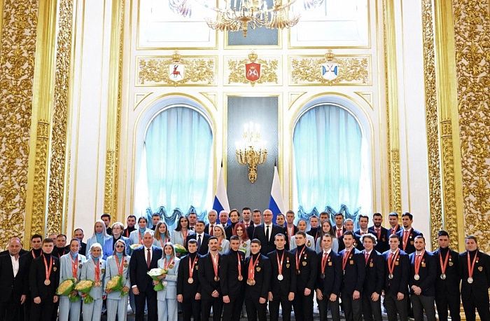 Тюменским олимпийцам и паралимпийцам вручили награды в Кремле