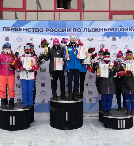 Тюменская сборная по лыжным гонкам победила в эстафете на Первенстве России