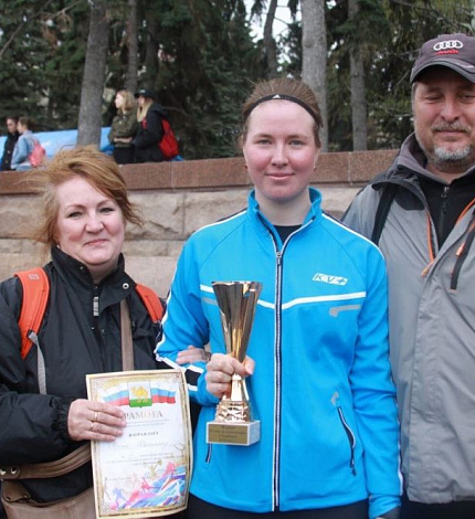 Тюменская биатлонистка выиграла награду традиционной гонки на лыжероллерах в Челябинске