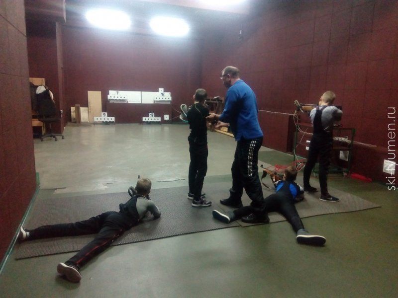 Тюменская областная федерация лыжных гонок и биатлона вручила инвентарь и провела мастер-классы  по биатлону для воспитанников детско-юношеских спортивных школ